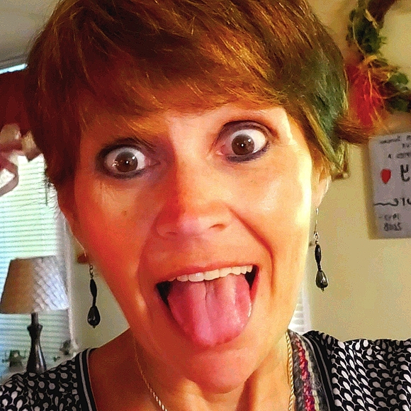 Faith's Finds are classy, cute, sexy, no smoker - Picture 4 of 6